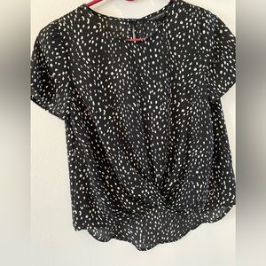 Banana Republic blouse. Twist front crop top. Size XS